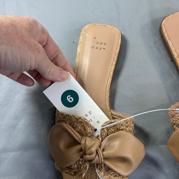 a new day women's tan Raffa slip on sandals size 9 NWT - Picture 4 of 6